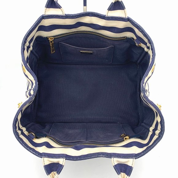 Prada Canapa - Fair condition - Picture 15 of 16